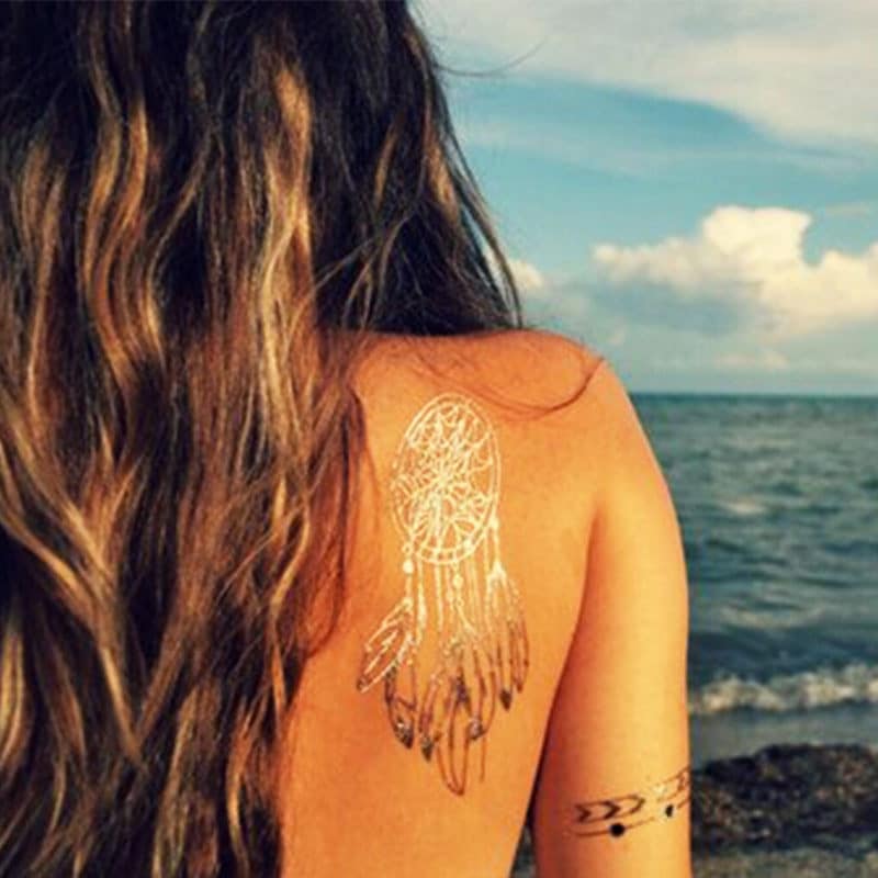 Tendances de la mode d'automne et les tatouages temporaires Tendances de la mode d'automne et les tatouages temporaires