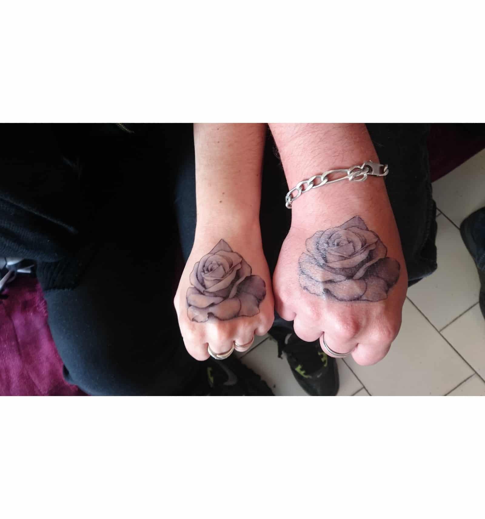 Achetez ce "Vendredi Noir" avec notre boutique de tatouages temporaires Achetez ce "Vendredi Noir" avec notre boutique de tatouages temporaires
