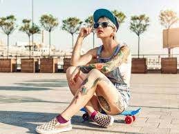 Tendances de la mode d'automne et les tatouages temporaires Tendances de la mode d'automne et les tatouages temporaires