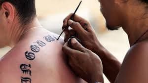Comment appliquer et retirer des tatouages temporaires Comment appliquer et retirer des tatouages temporaires
