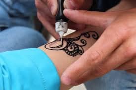 Pleins feux sur les tatouages : tatooshop.fr  