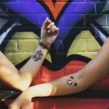 Mettez votre visage sur le jeu avec les tatouages temporaires Mettez votre visage sur le jeu avec les tatouages temporaires