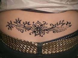 Tatouages dans le bas du dos Tatouages dans le bas du dos