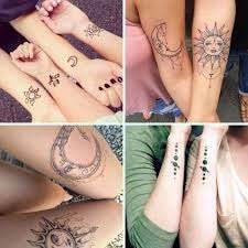 Des tatouages temporaires personnalisés renforcent l'esprit d'équipe lors d'une compétition de robotique  