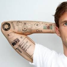Les tatouages temporaires maintiennent l'équipe motivée  