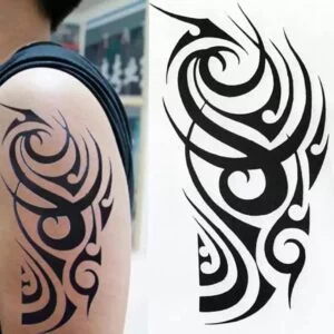 Tatouage ephemere épaule maori